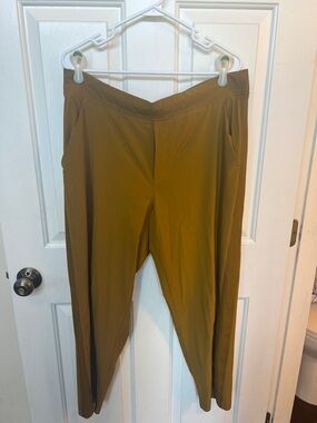 Athleta pants in khaki